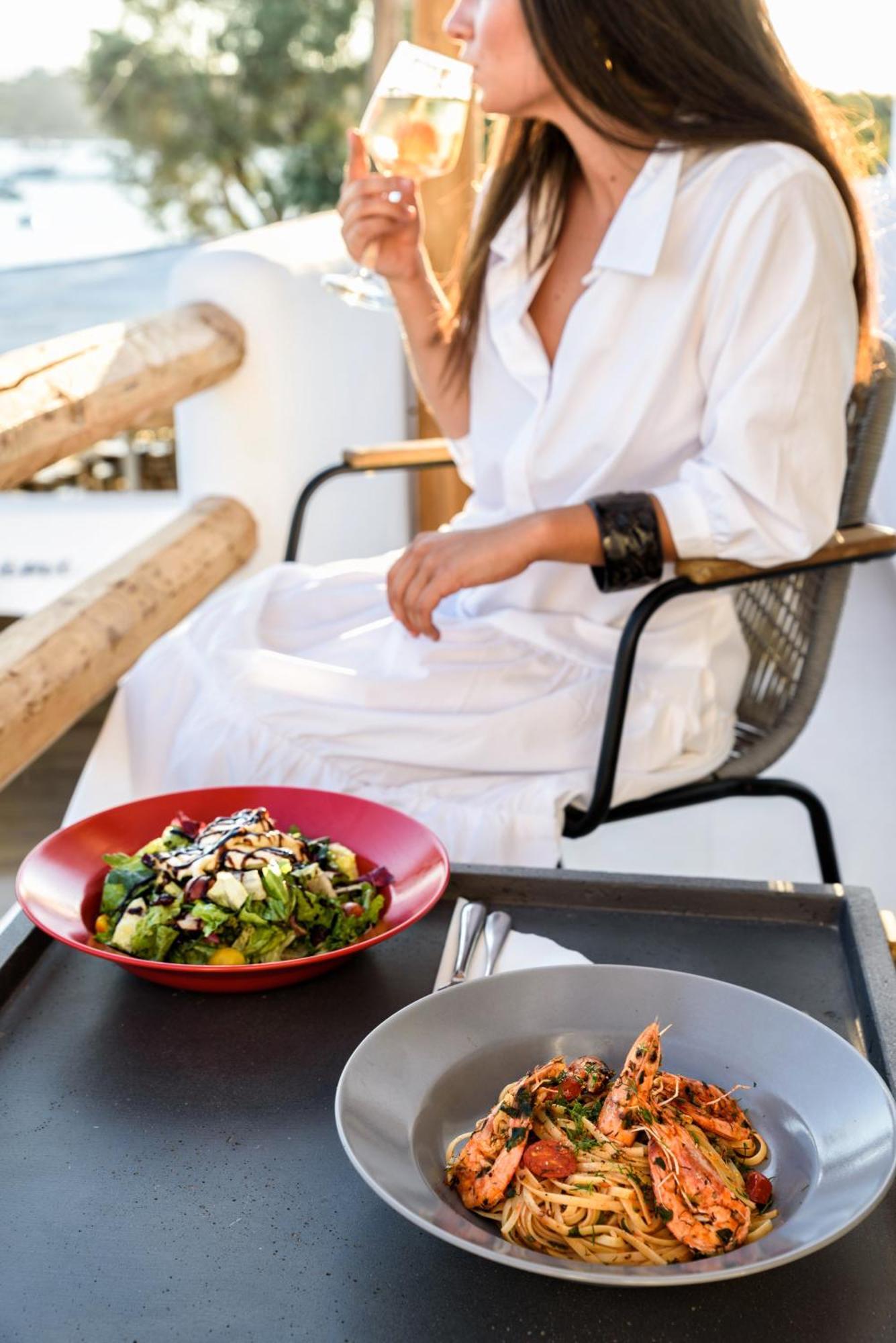 Kiano Suites Alikí 外观 照片